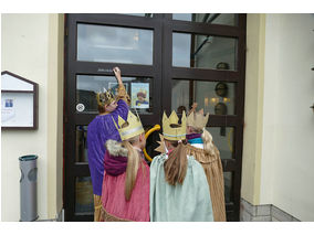 Aussendung der Sternsinger in Naumburg (Foto: Karl-Franz Thiede)